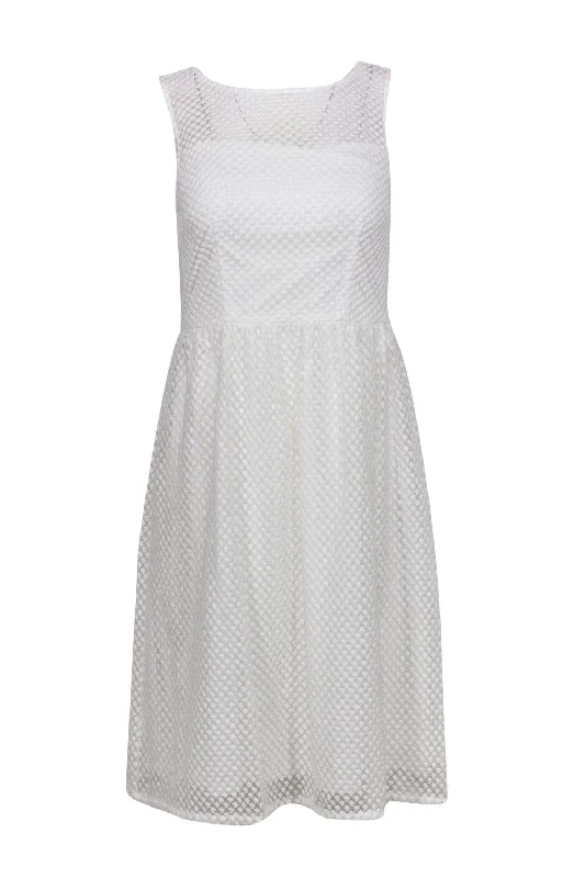 Adrianna Papell - White Embroidered Textured Overlay Dress Sz 4 Graduation unclassified dresses