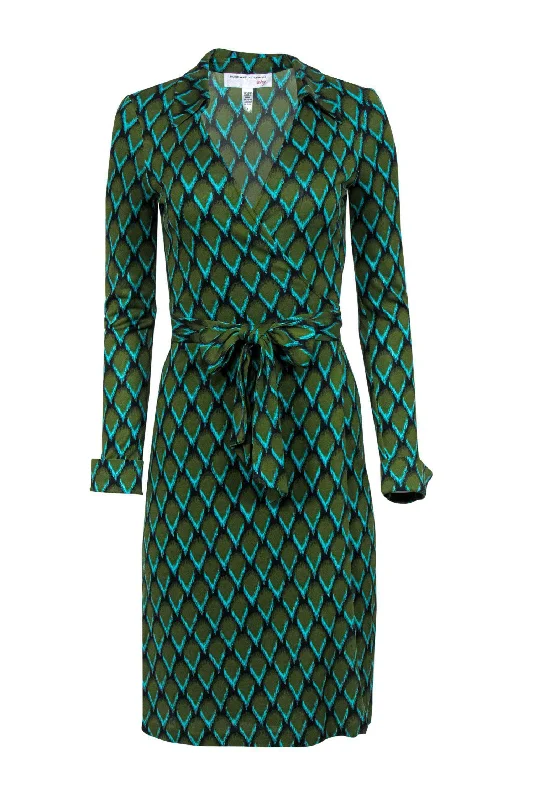 Diane von Furstenberg - Green & Blue Scale Printed Silk Wrap Dress Sz 6 Knitted unclassified dresses