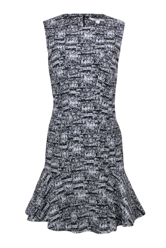 Diane von Furstenberg - Black & White Textured Printed Flared Hem Dress Sz 6 Stylish unclassified dresses